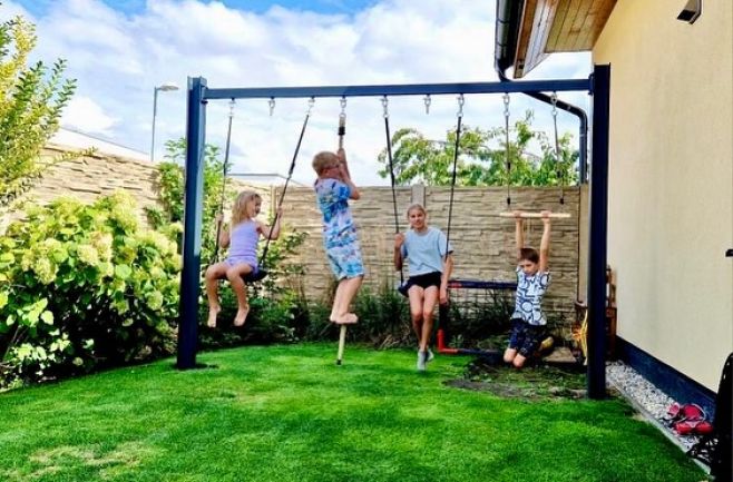 Často se nás zákazníci ptají na nosnost houpačky a mají pochybnosti o stabilitě konstrukce se dvěma nohami. Rozumíme těmto...